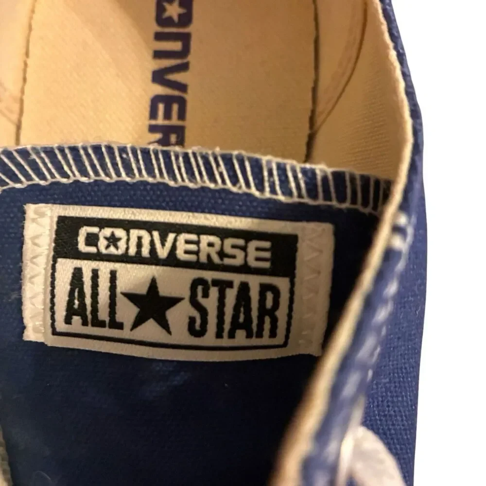 Unisex Converse All Star Low Tops In Blue And White. Men’s 8 or Women’s 10